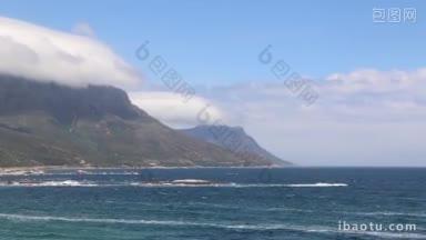 南非开普敦的海岸线和著名的<strong>桌</strong>山景色